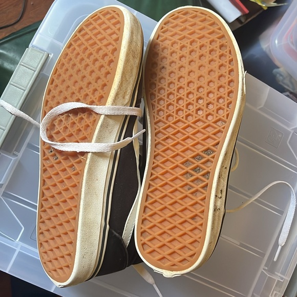 Vans - Picture 2 of 3